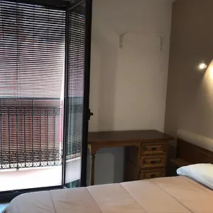 Hostal Radio Vendégház Barcelona